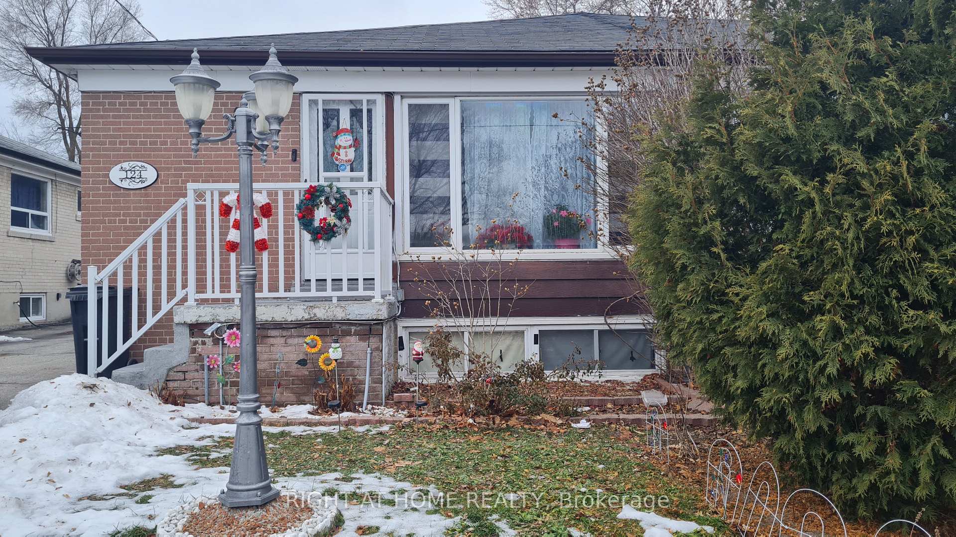 124 Overture Road, Toronto E10, ON, exterior