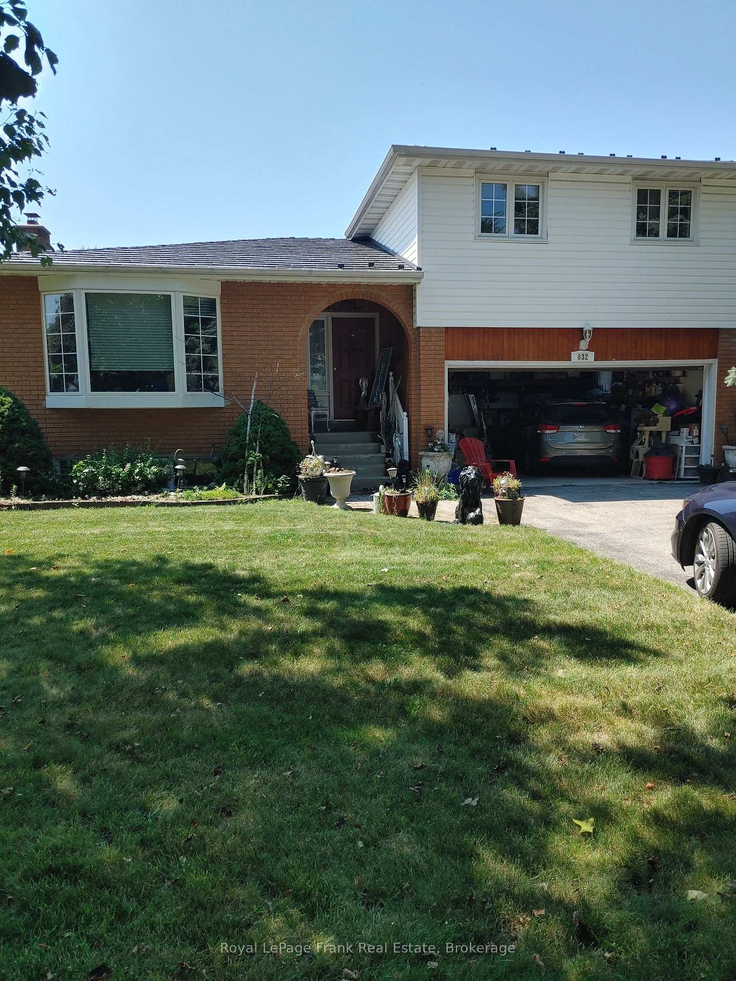 832 Ferndale Street, Oshawa, ON, exterior