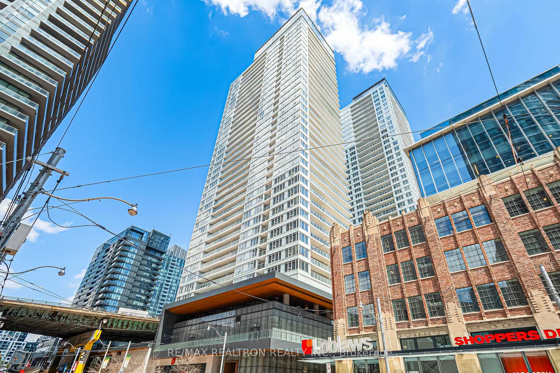 811 - 19 Bathurst Street, Toronto C01, ON, exterior