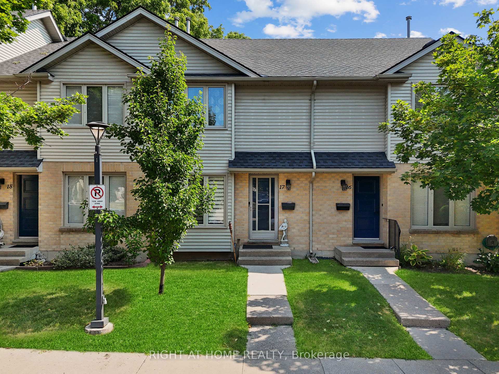 17 - 925 Lawson Road, London North, ON, exterior