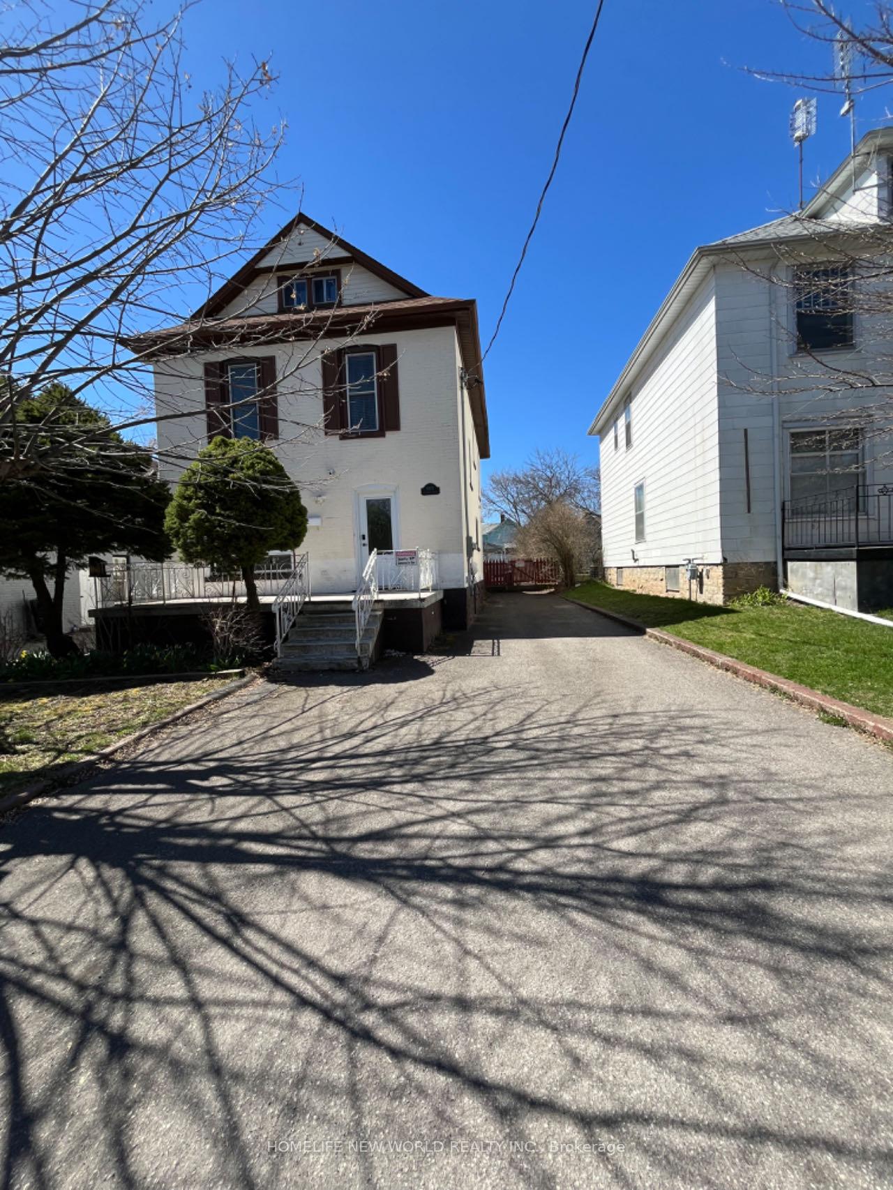 5021 Saint Clair Avenue, Niagara Falls, ON, exterior