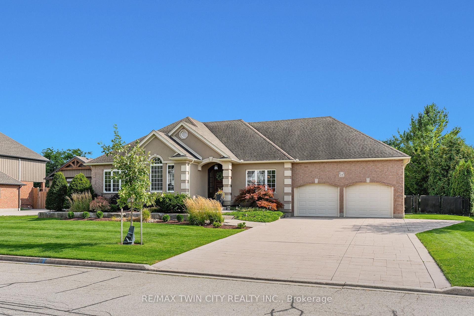26 Weberlyn Crescent, Woolwich, ON, exterior