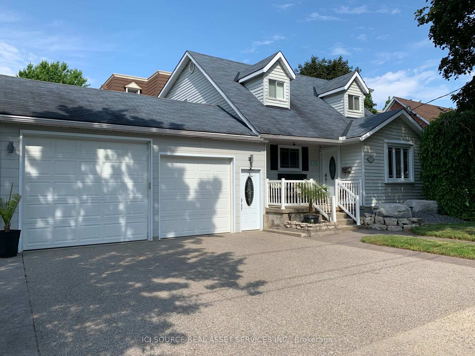 32 Centre Street, Cambridge, ON, exterior