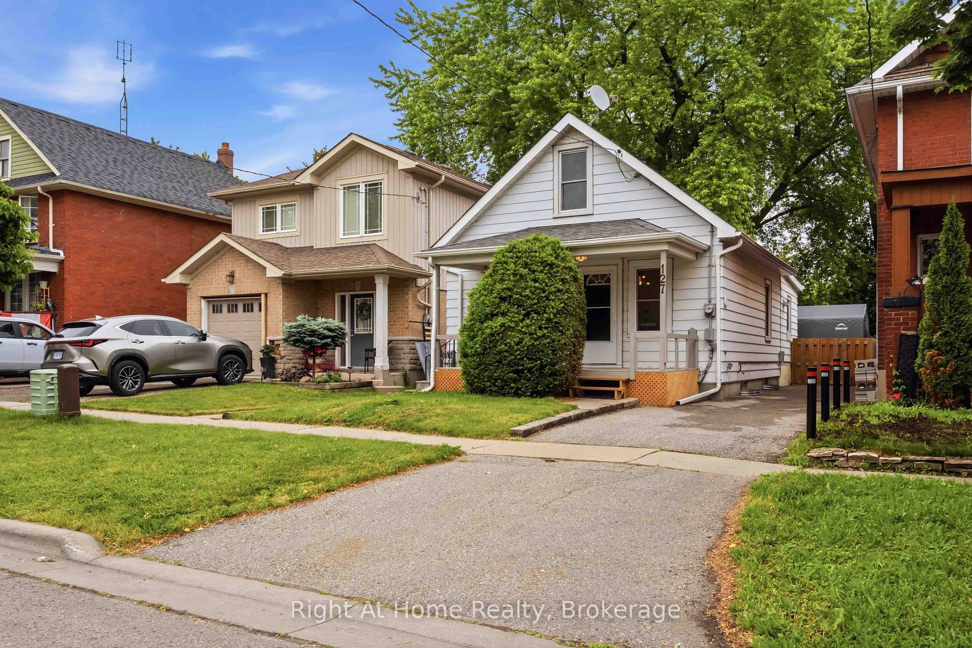 127 Montrave Avenue, Oshawa, ON, exterior
