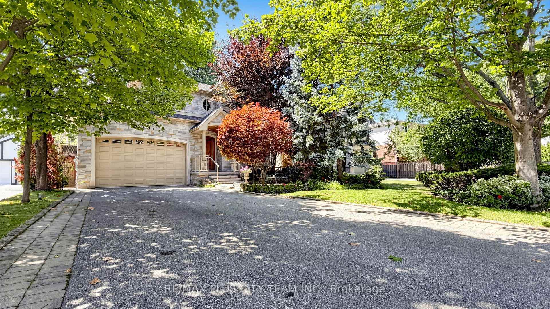 50 Bonnyview Drive, Toronto W07, ON, exterior