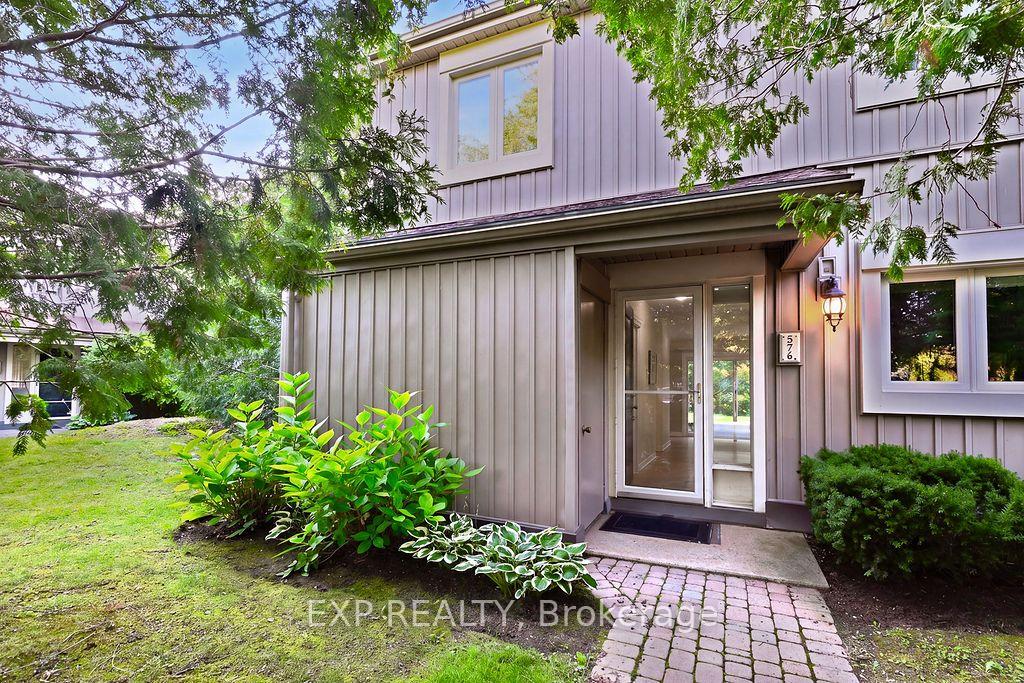16 - 576 Oxbow Crescent, Collingwood, ON, exterior