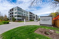 103 - 69 Boyne Street, New Tecumseth, ON, exterior