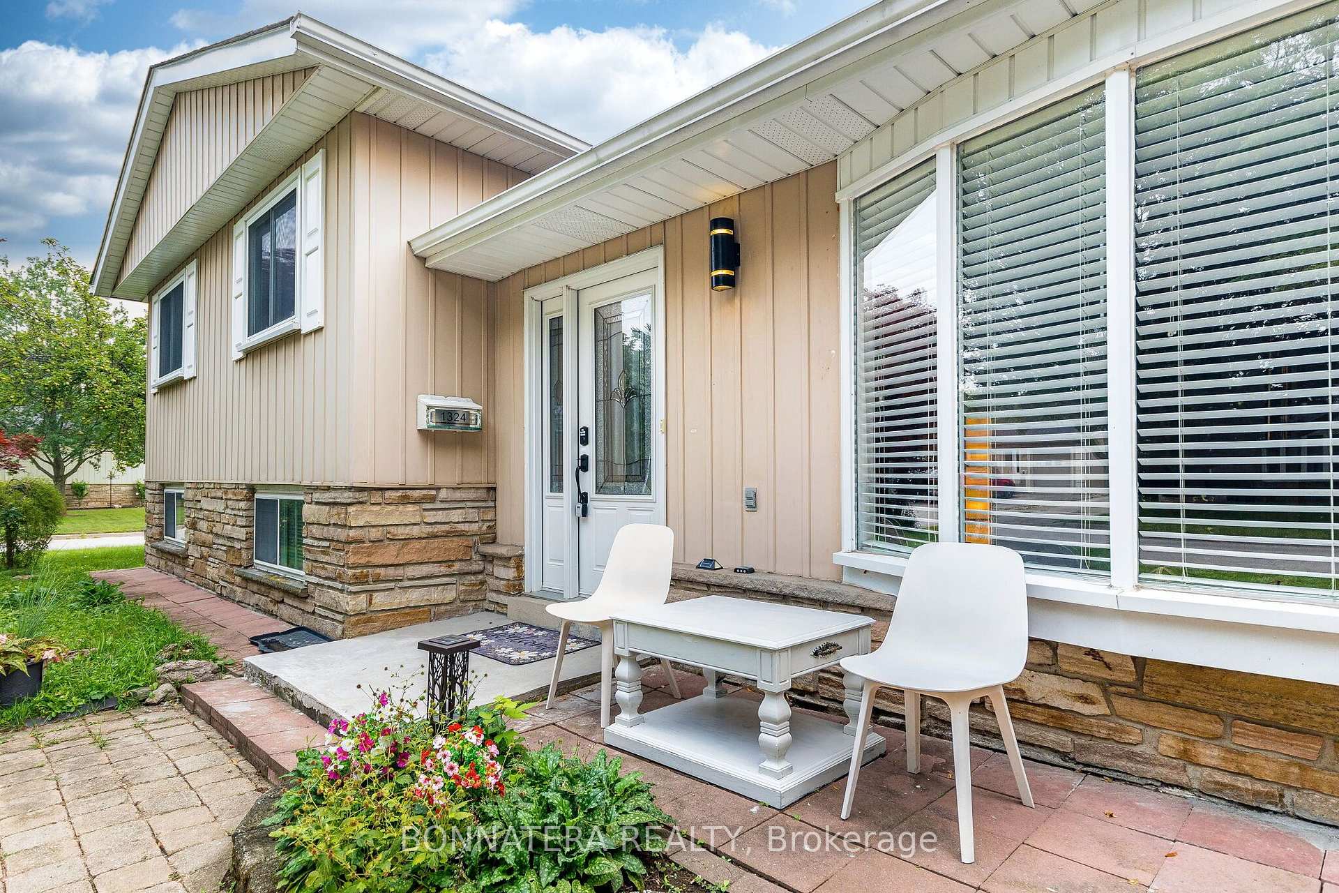 1324 Aldridge Crescent, Burlington, ON, exterior