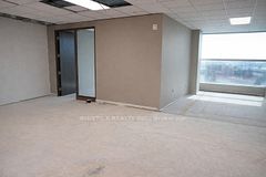 401 - 5500 North Service Road, Burlington, ON, exterior