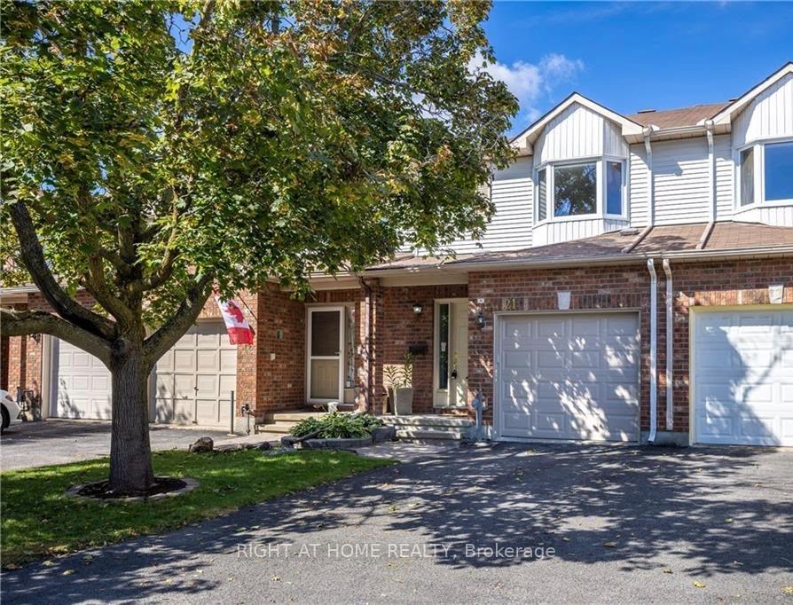 21 Grenadier Way, Barrhaven, ON, exterior