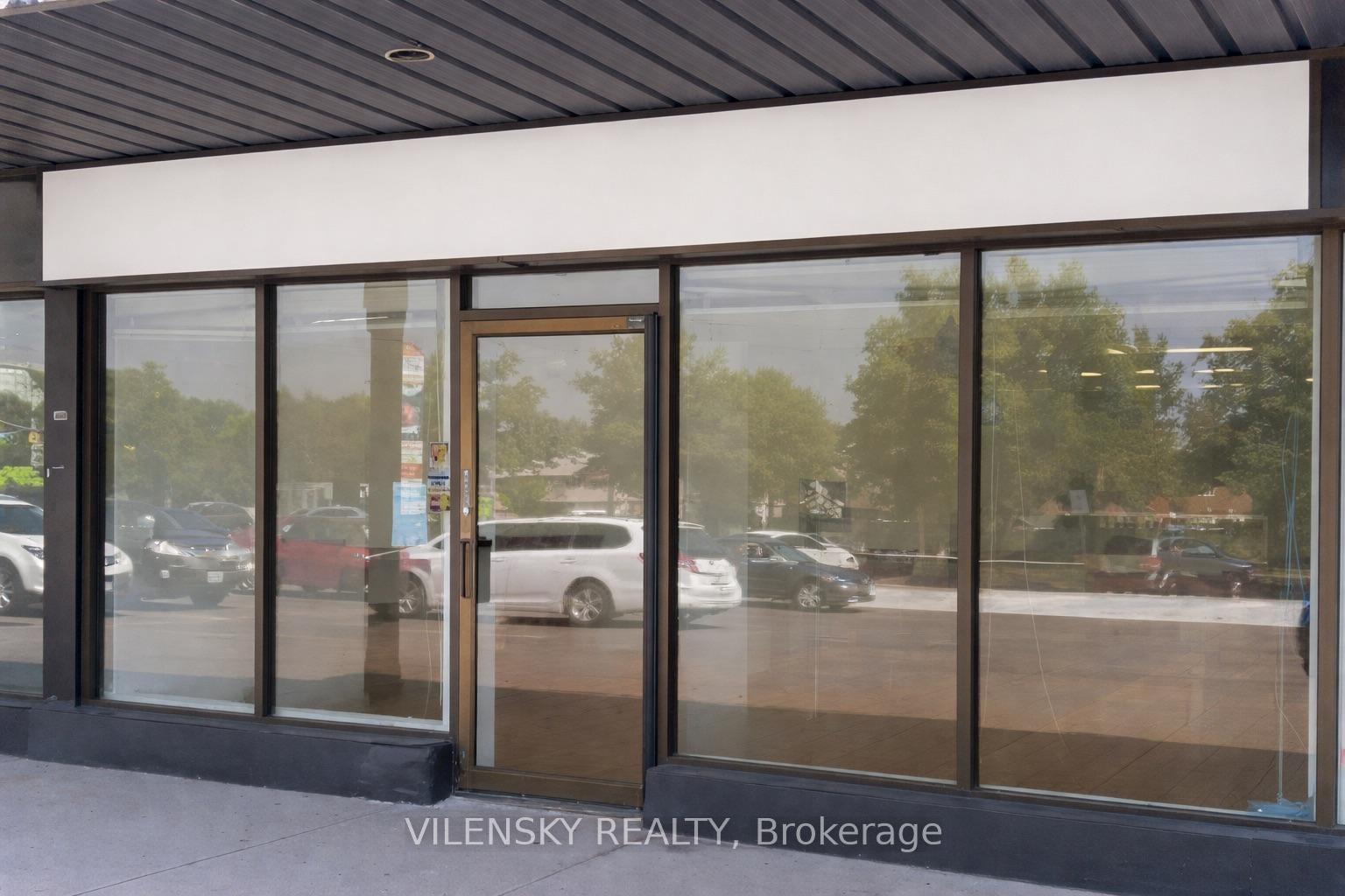 11 - 7241 Bathurst Street, Vaughan, ON, exterior