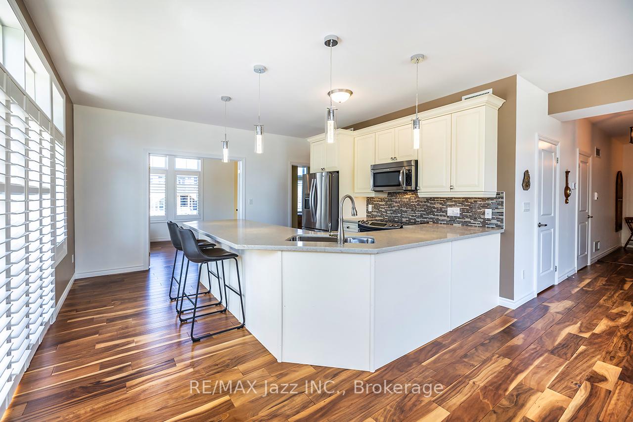111 - 29 Lakewood Crescent, Kawartha Lakes, ON, exterior