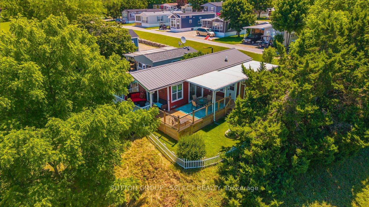 400 - 8685 Rock Glen Road, Lambton Shores, ON, exterior