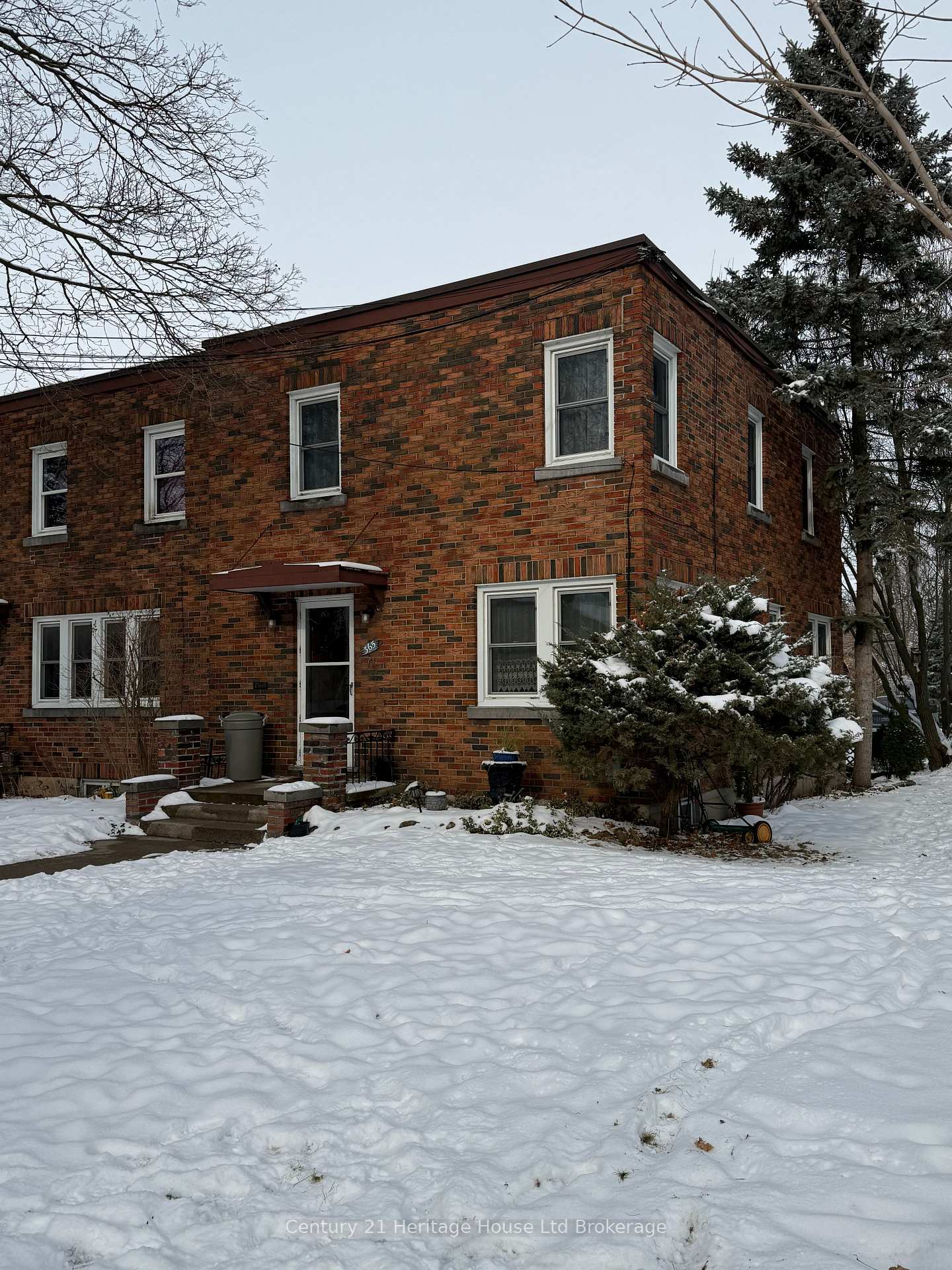 365 Brant Street, Woodstock, ON, exterior