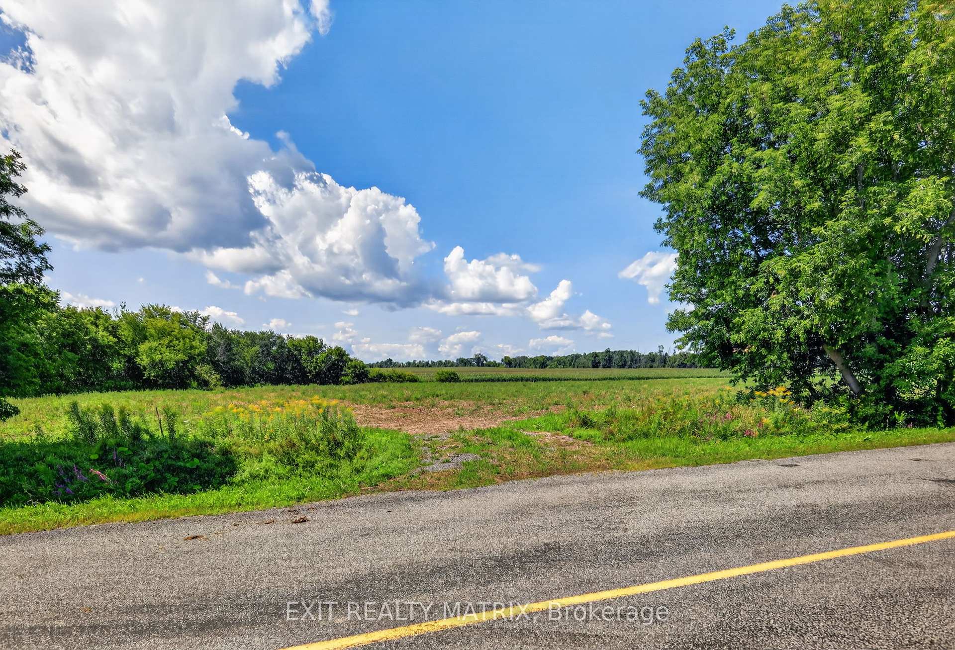 0000 MacDonald Road, Russell, ON, exterior