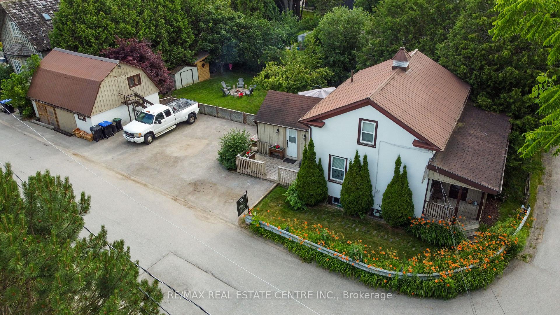 5 East John Street N, Innisfil, ON, exterior