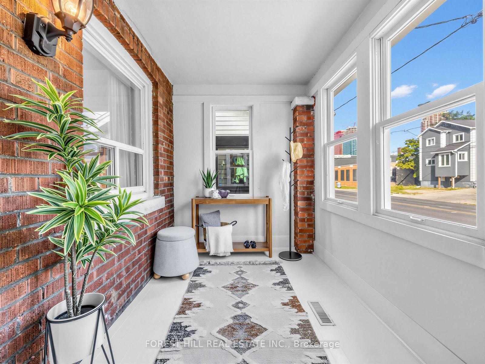 2375 Gerrard Street E, Toronto E02, ON, exterior