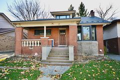 LOWER - 17 Inverness Avenue W, Hamilton, ON, exterior