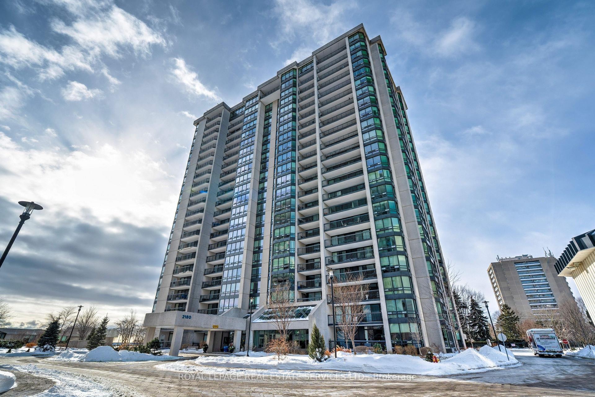 1602 - 2180 Marine Drive, Oakville, ON, exterior