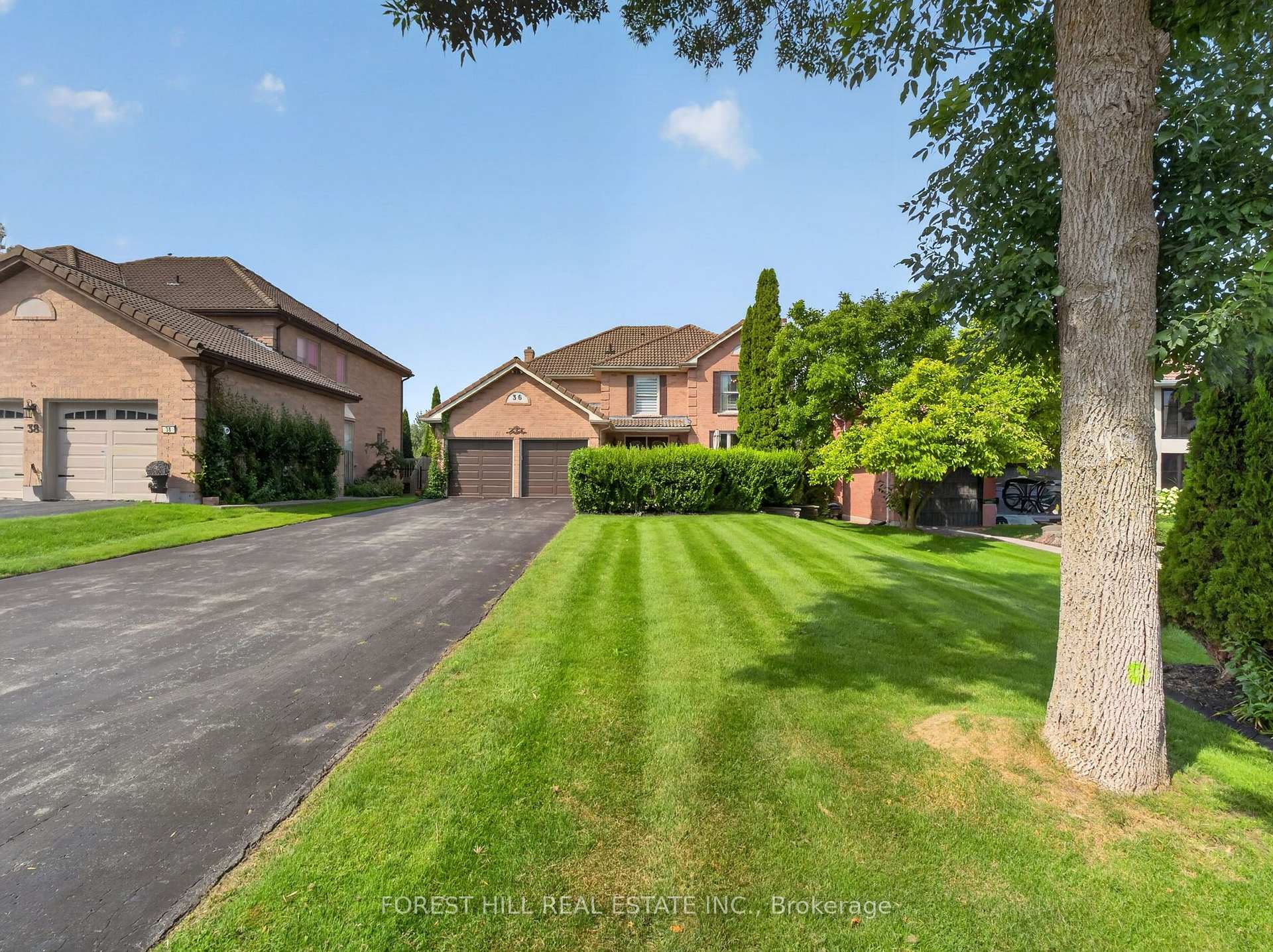 36 Trillium Drive, Aurora, ON, exterior