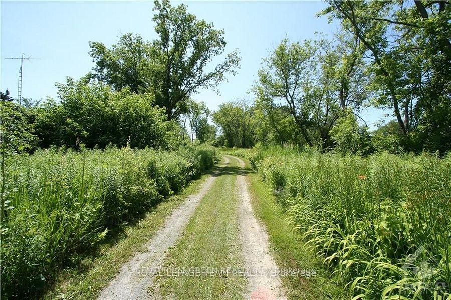3500 County 11 Road, South Dundas, ON, exterior