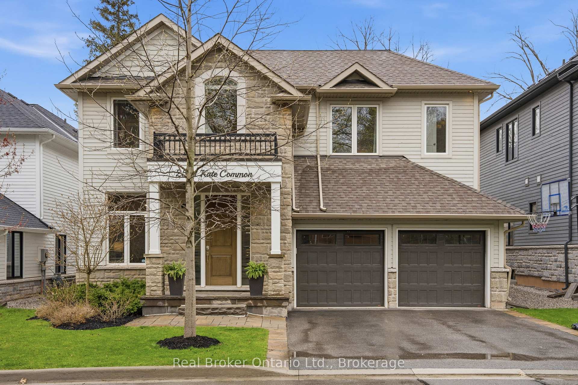 2541 Kate Common, Oakville, ON, exterior
