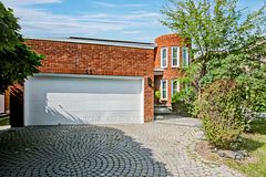 53 Waltham Crescent, Richmond Hill, ON, exterior