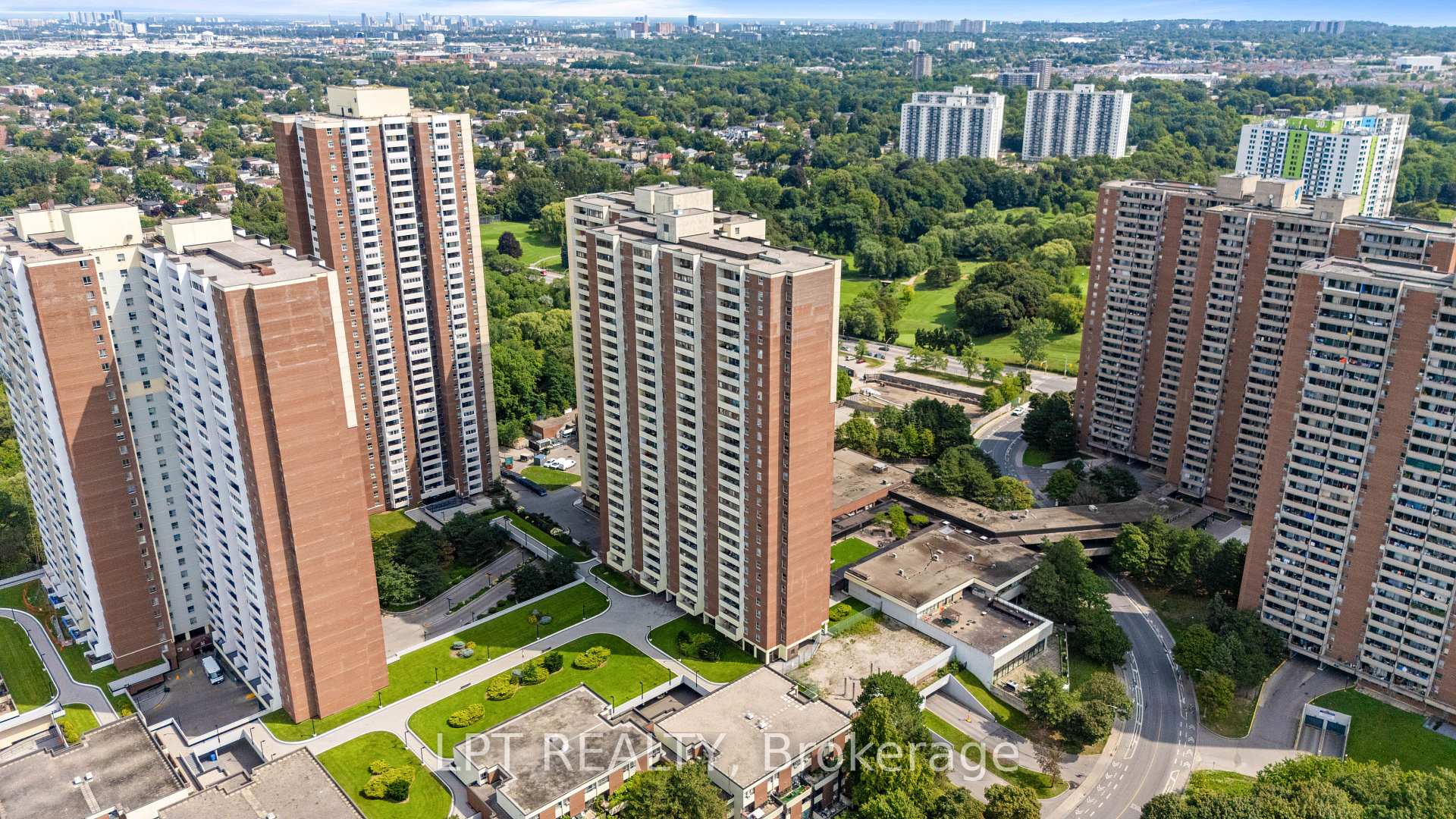2811 - 5 Massey Square, Toronto E03, ON, exterior
