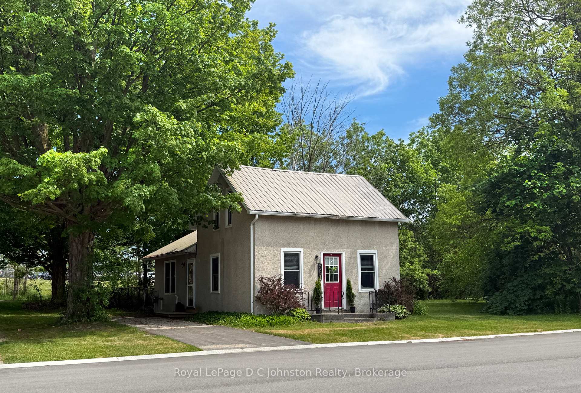 561 Wellington Street, Saugeen Shores, ON, exterior