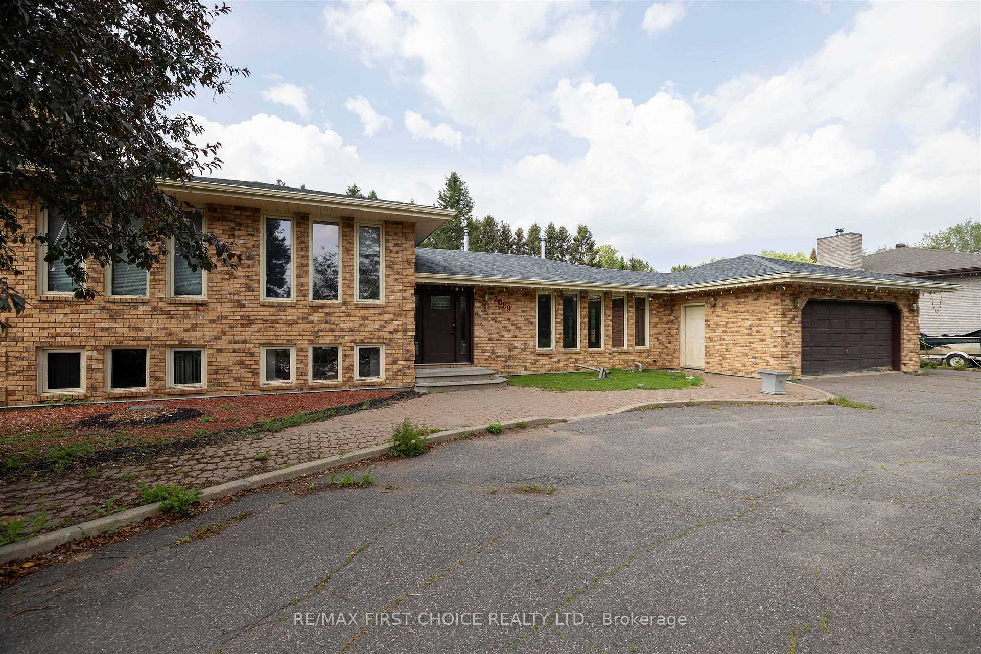2089 Otway Street, Thunder Bay, ON, exterior