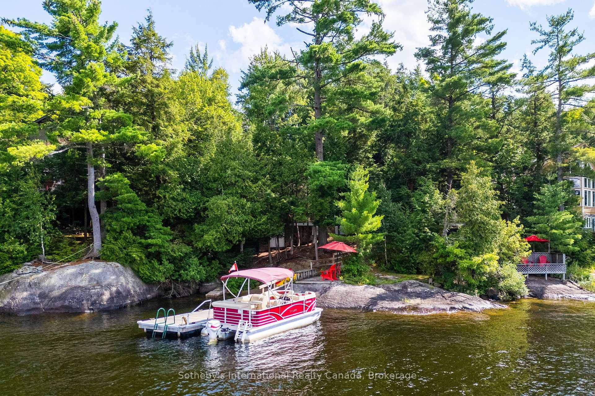 1061 Hurling Point Road, Muskoka Lakes, ON, exterior