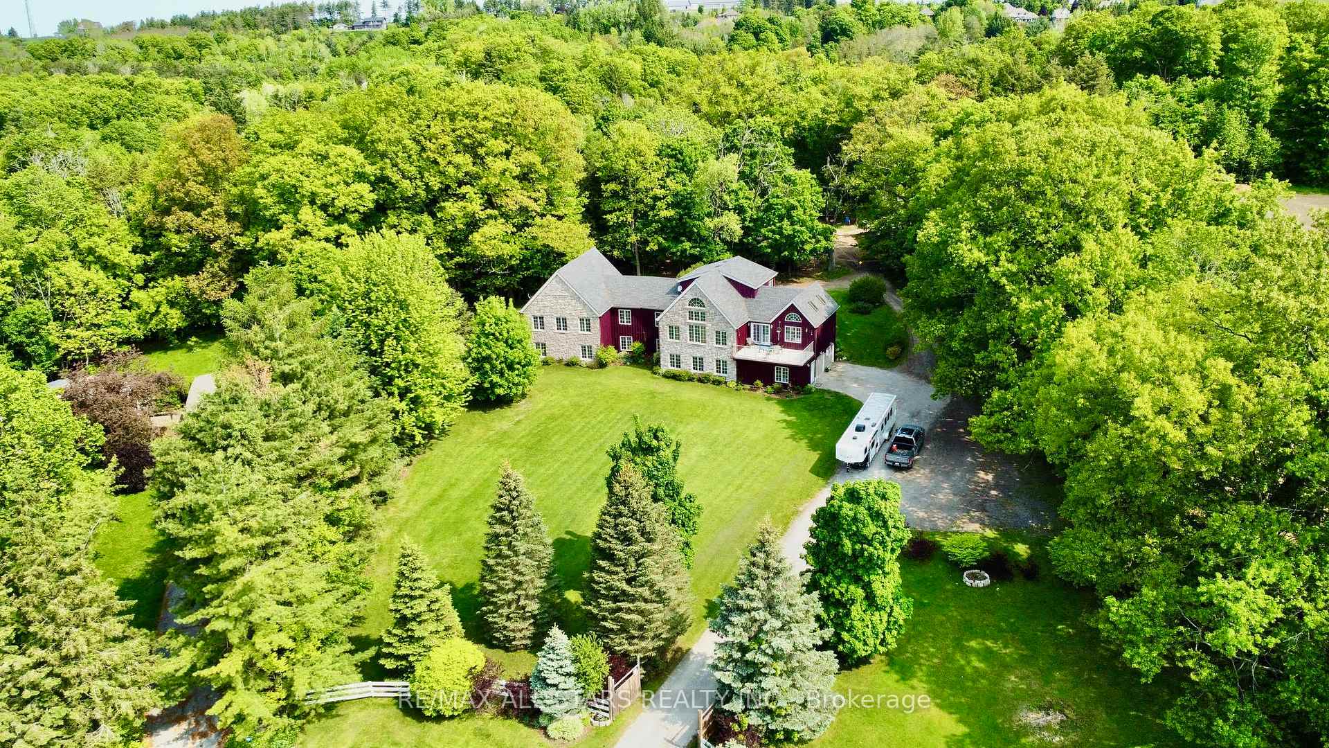 100 Snow Ridge Court, Oshawa, ON, exterior