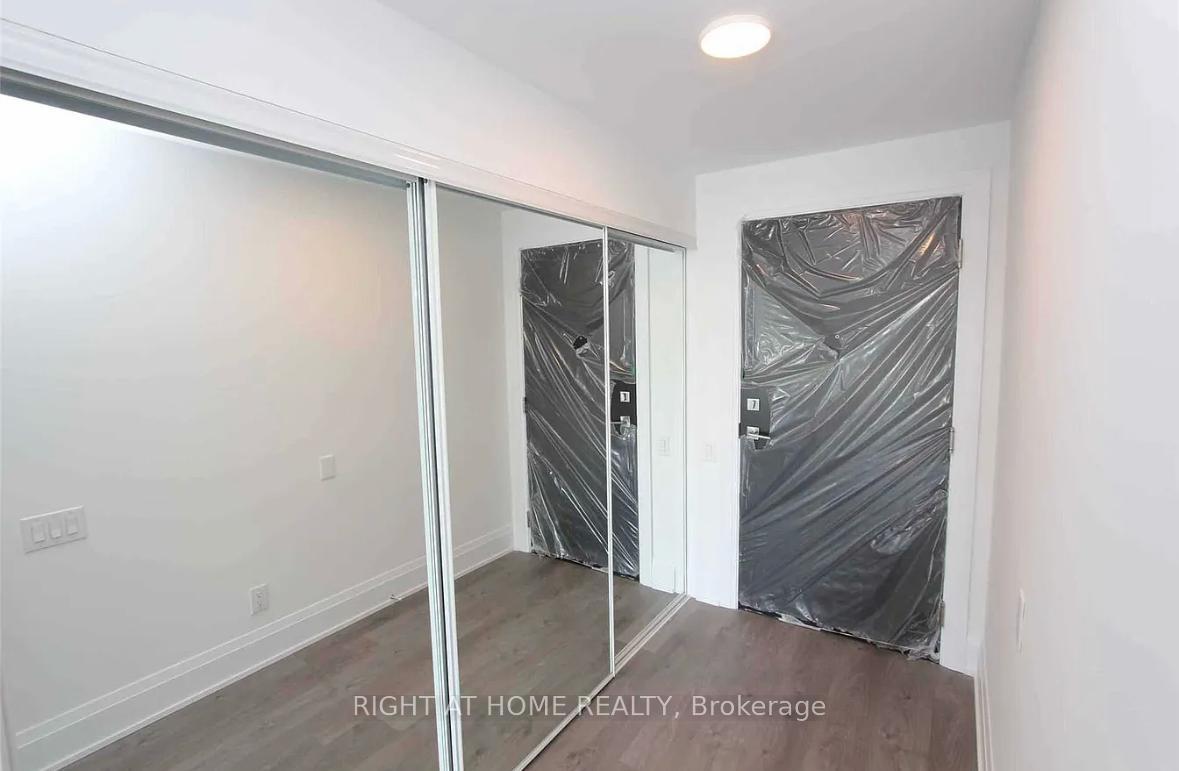 413 - 20 Brin Drive, Toronto W08, ON, exterior