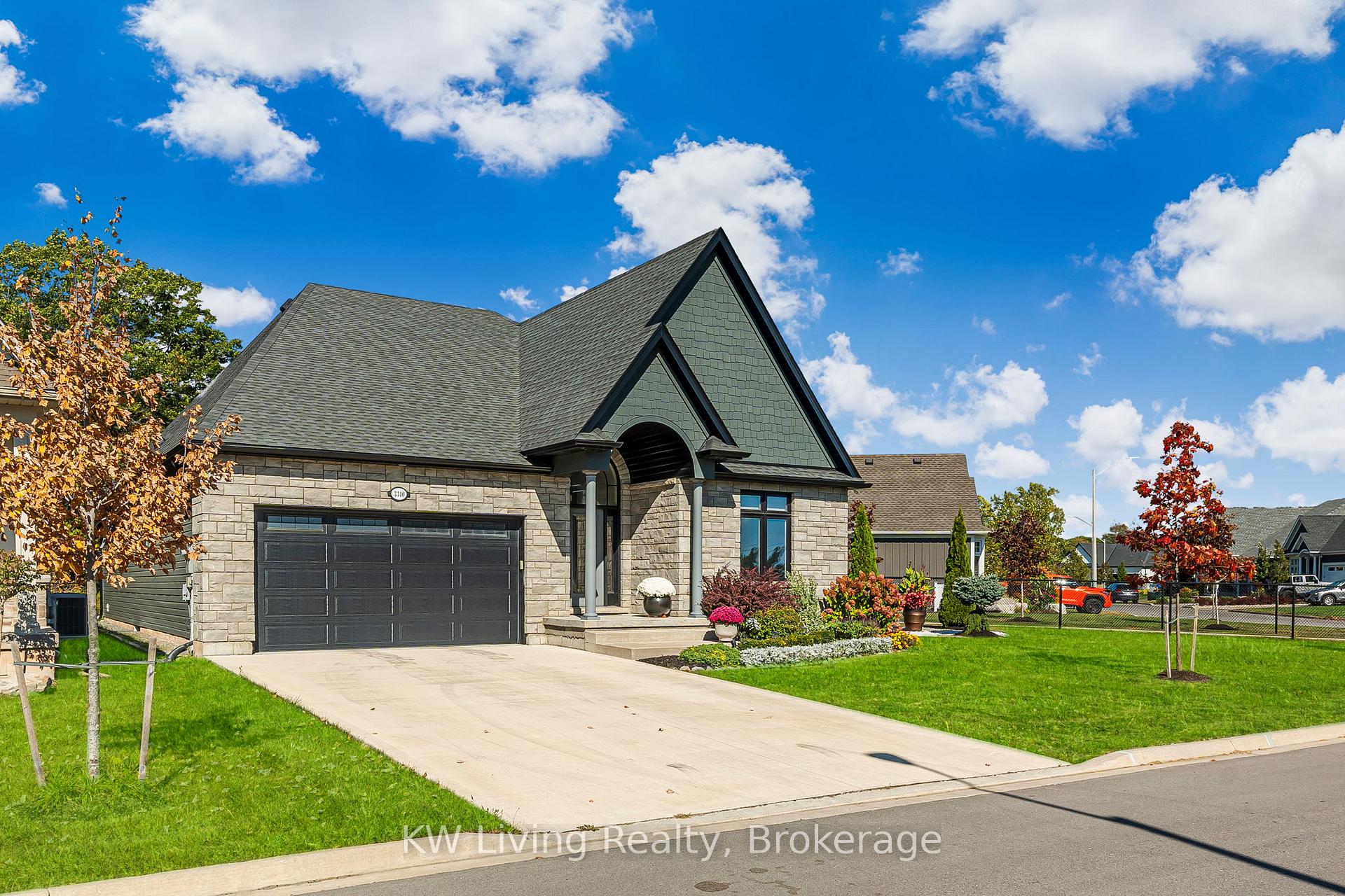 3340 Whispering Woods Trail, Fort Erie, ON, exterior