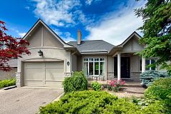 8 Echo Valley Ridge, Toronto W08, ON, exterior