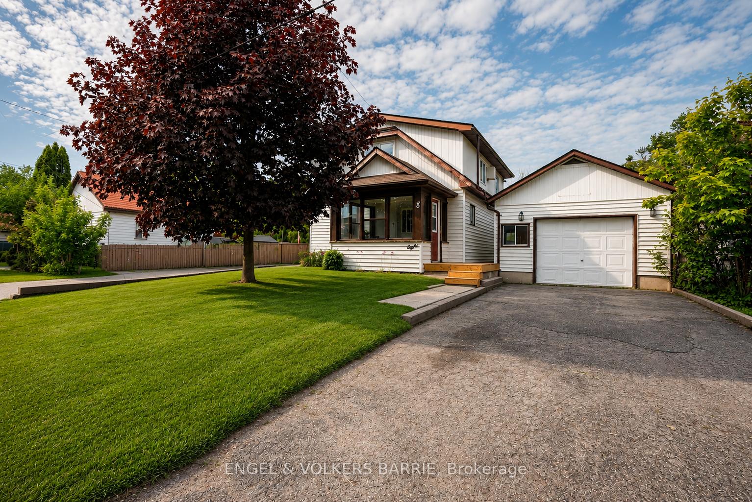 8 GEORGE Street N, Orillia, ON, exterior