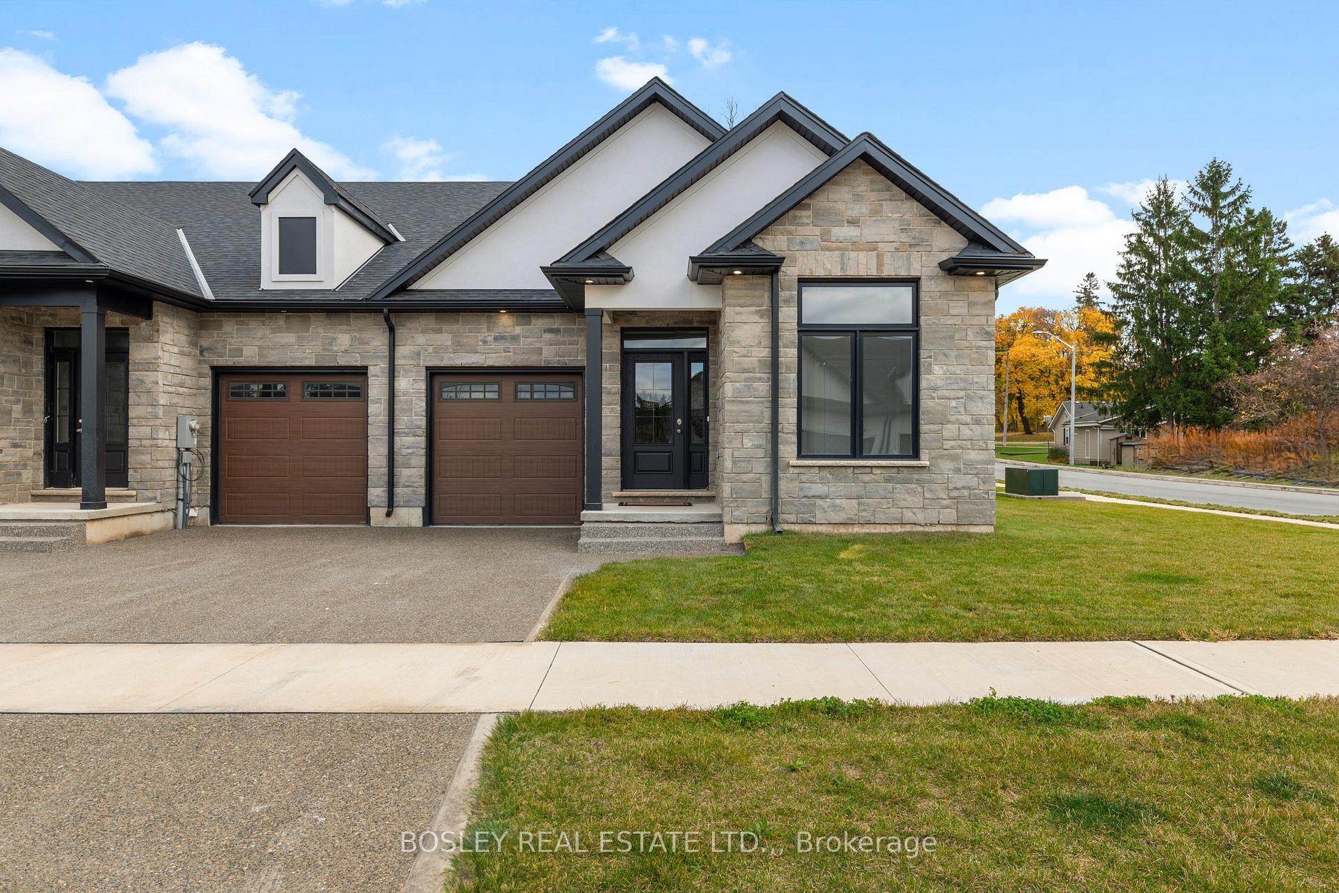 512 Royal Ridge Drive, Fort Erie, ON, exterior
