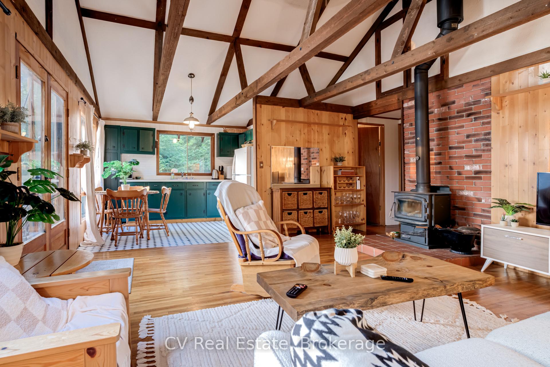 1027 North Pine Drive, Lake of Bays, ON, exterior