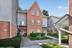 112 - 2110 Cleaver Avenue, Burlington, ON, exterior