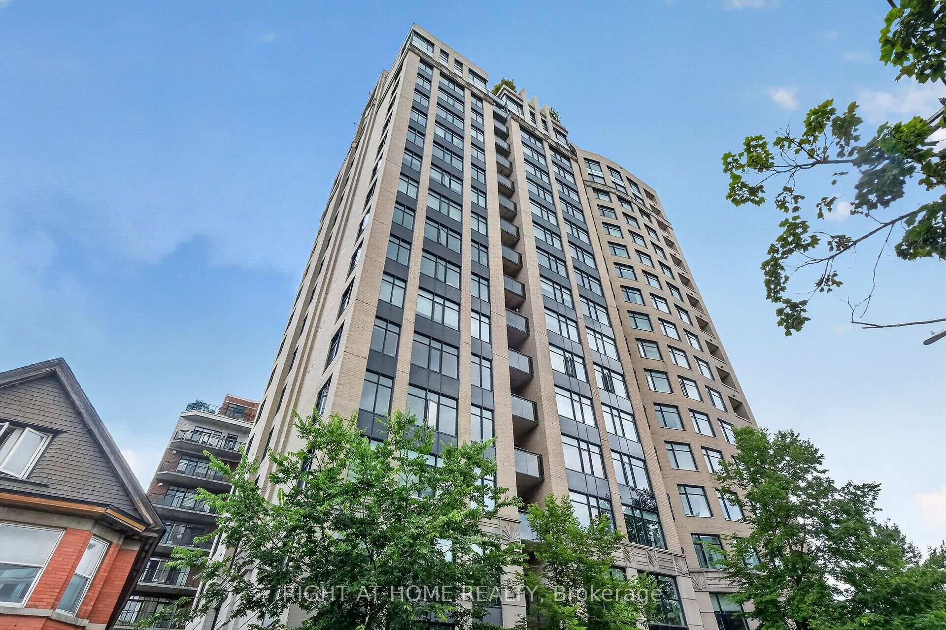 1116 - 235 Kent Street, Ottawa Centre, ON, exterior