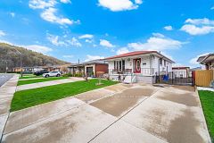 31 Summercrest Drive, Hamilton, ON, exterior
