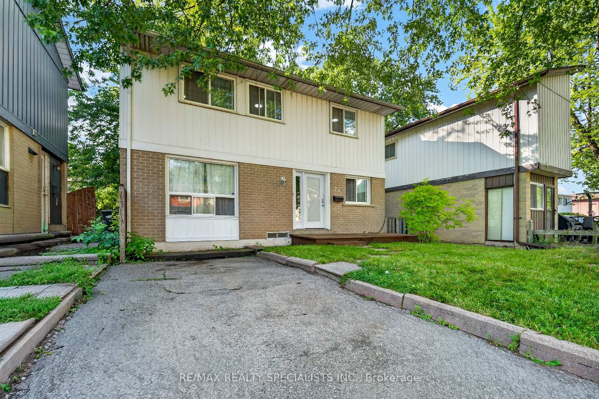 24 Garrison Square, Brampton, ON, exterior