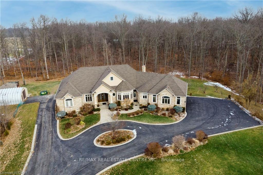 340 Golf Club Road, Hamilton, ON, exterior