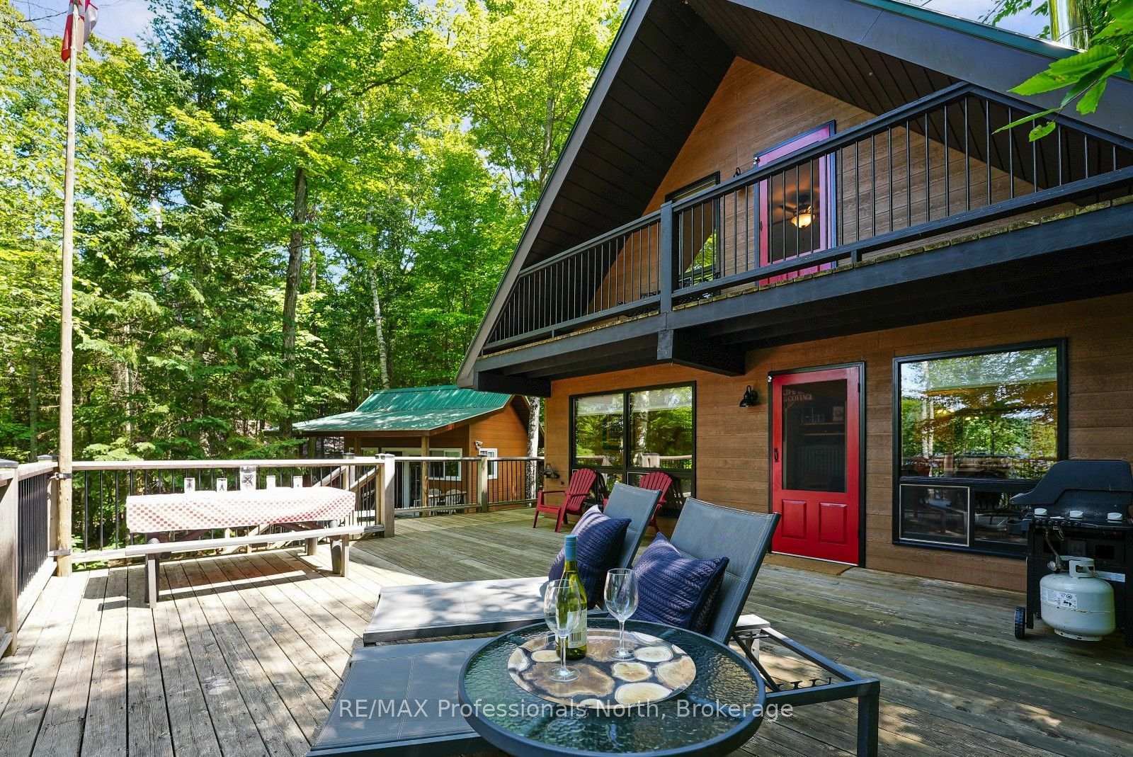 11230 Hunter (WAO) Island, Dysart et al, ON, exterior