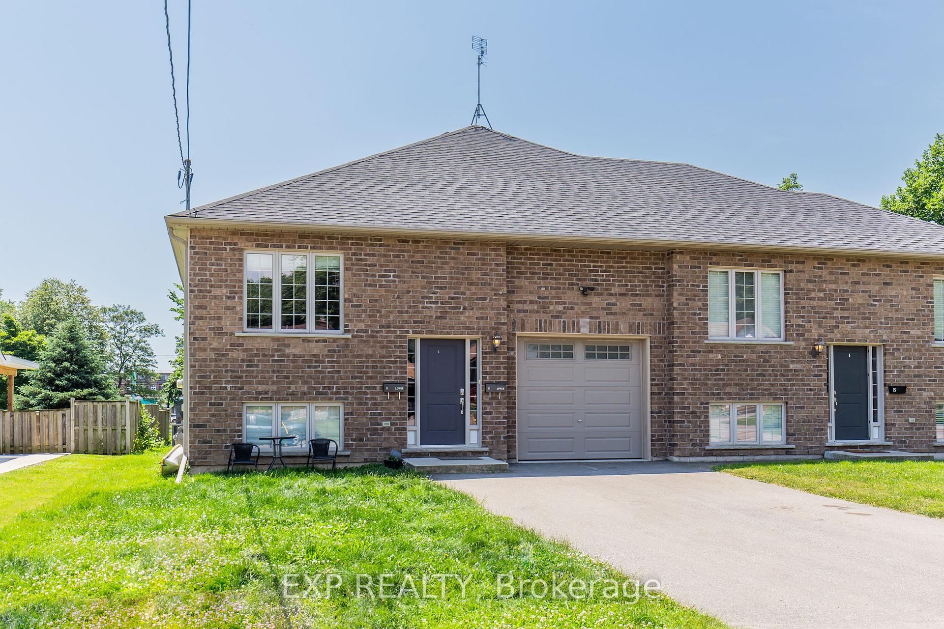 upper - 11 Donald Avenue, Welland, ON, exterior
