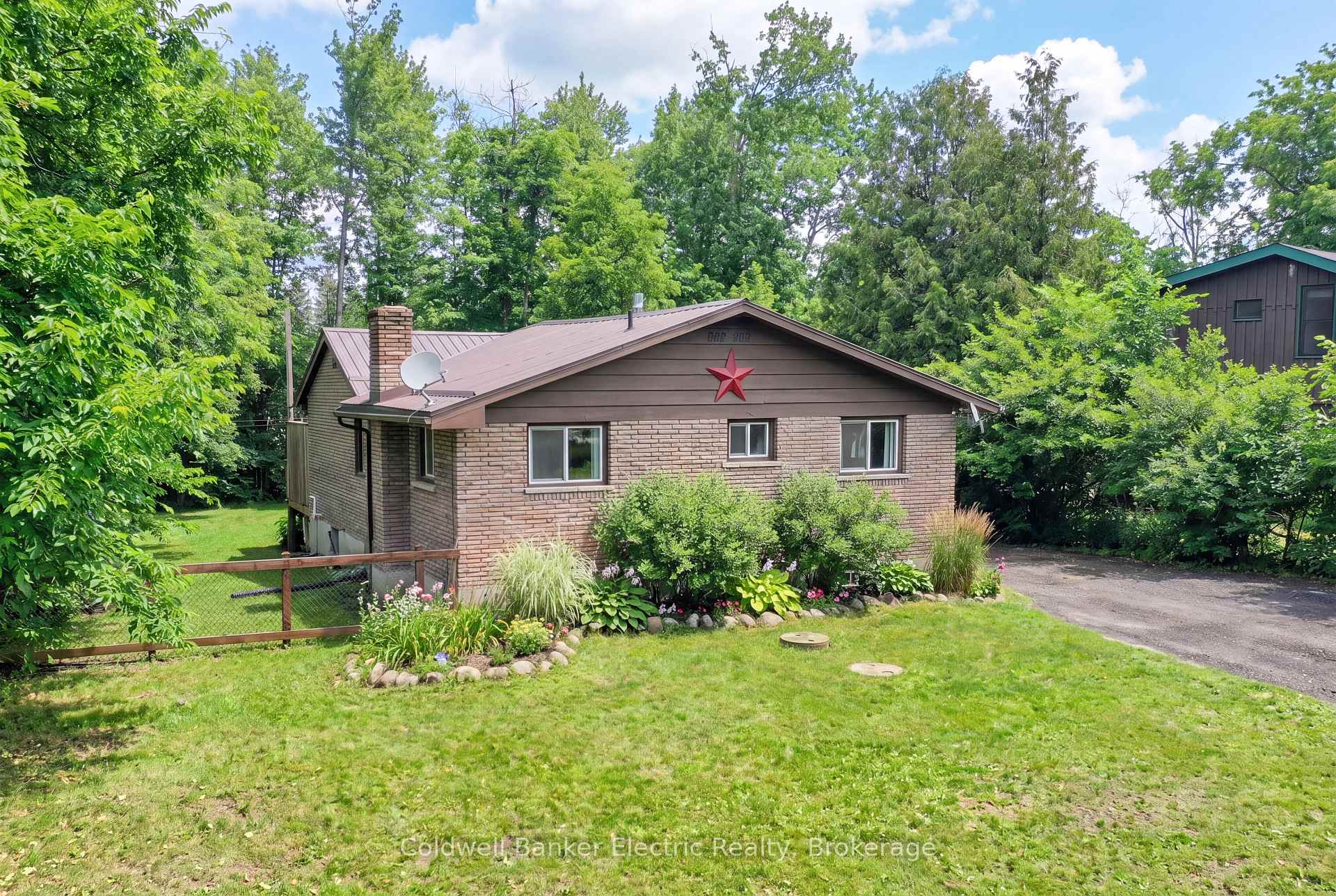 30 Woods Avenue, Kawartha Lakes, ON, exterior