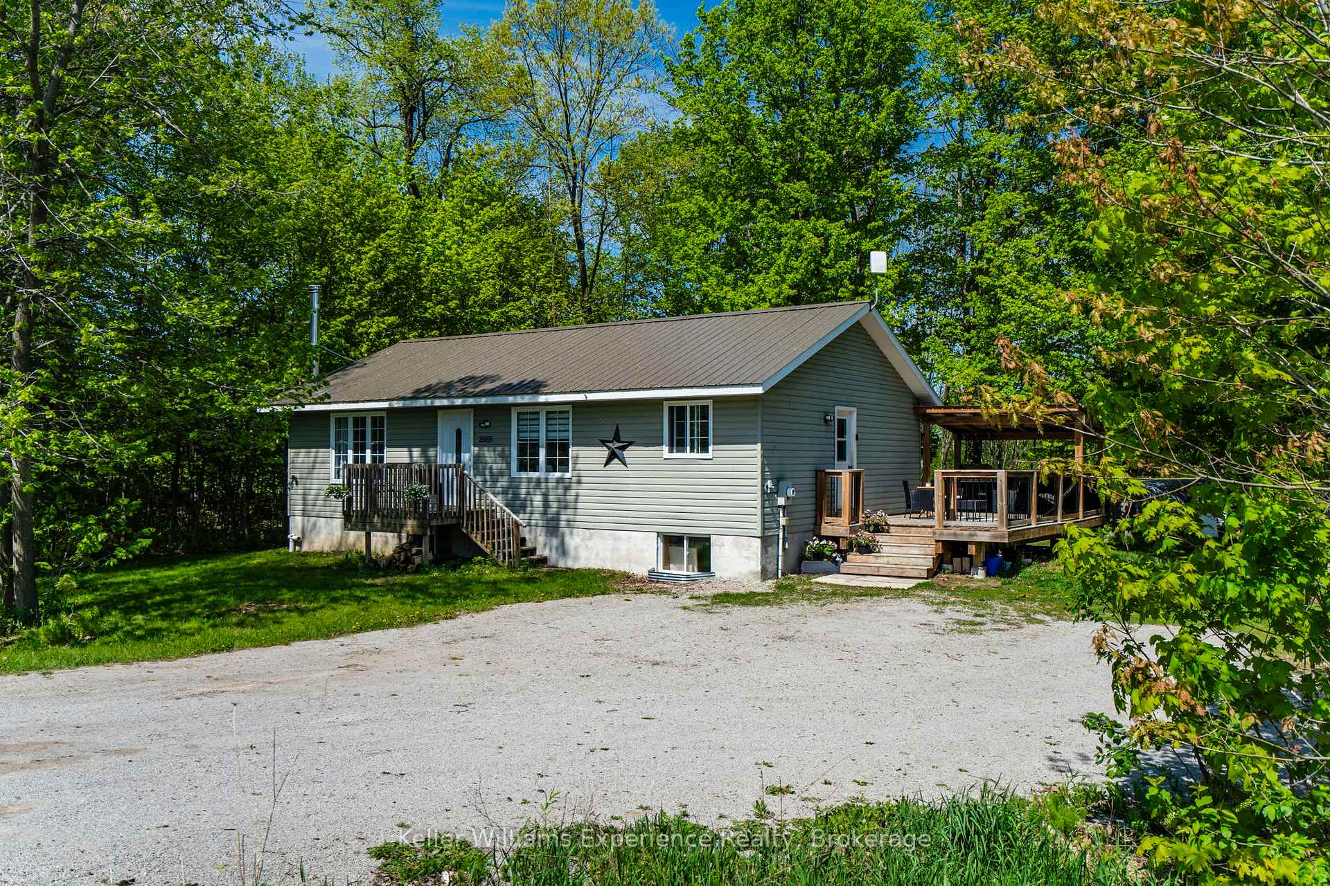 2555 Hodgins Road, Severn, ON, exterior