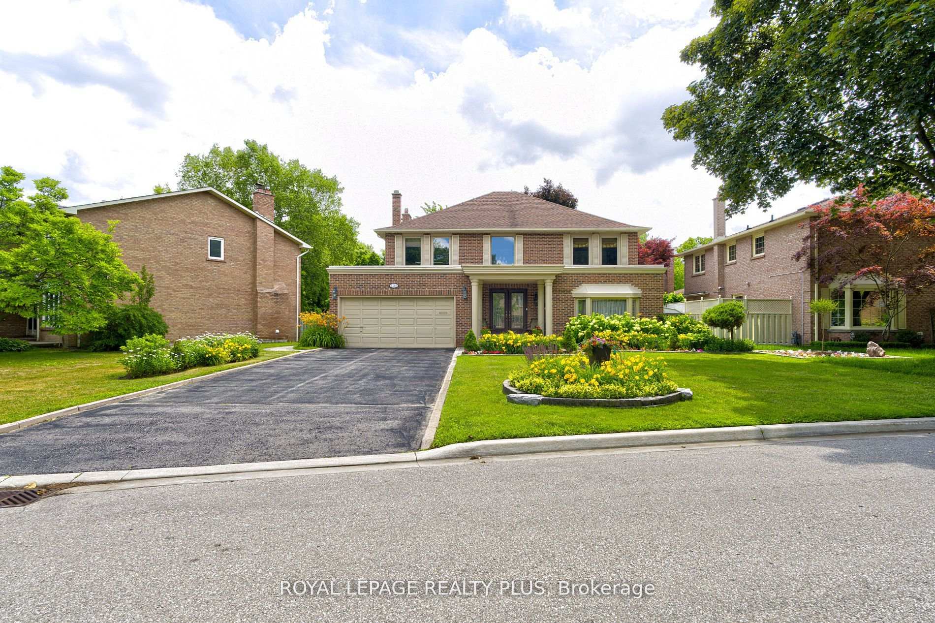 1760 Featherston Court, Mississauga, ON, exterior