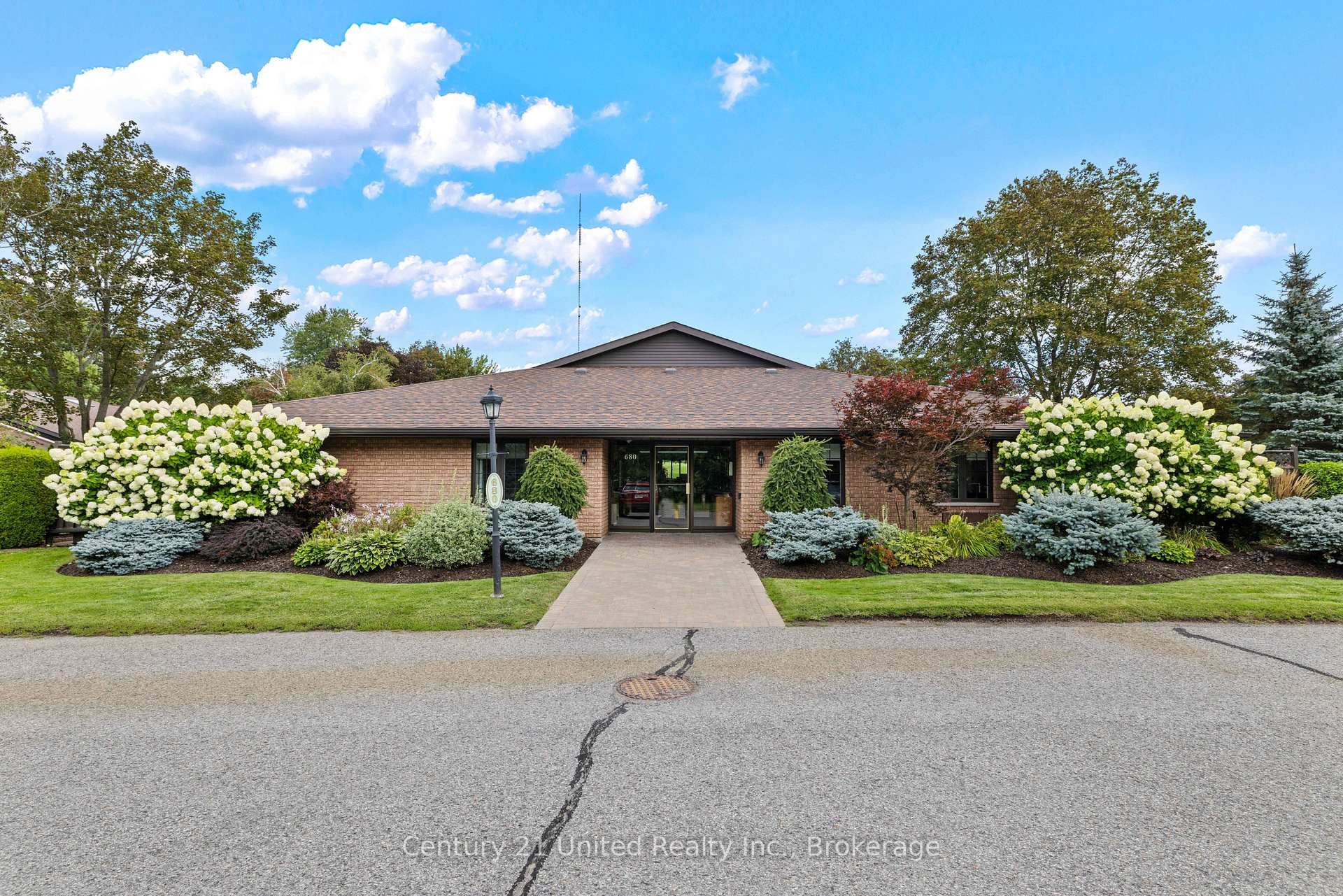 7 - 680 Whitaker Street, Peterborough, ON, exterior