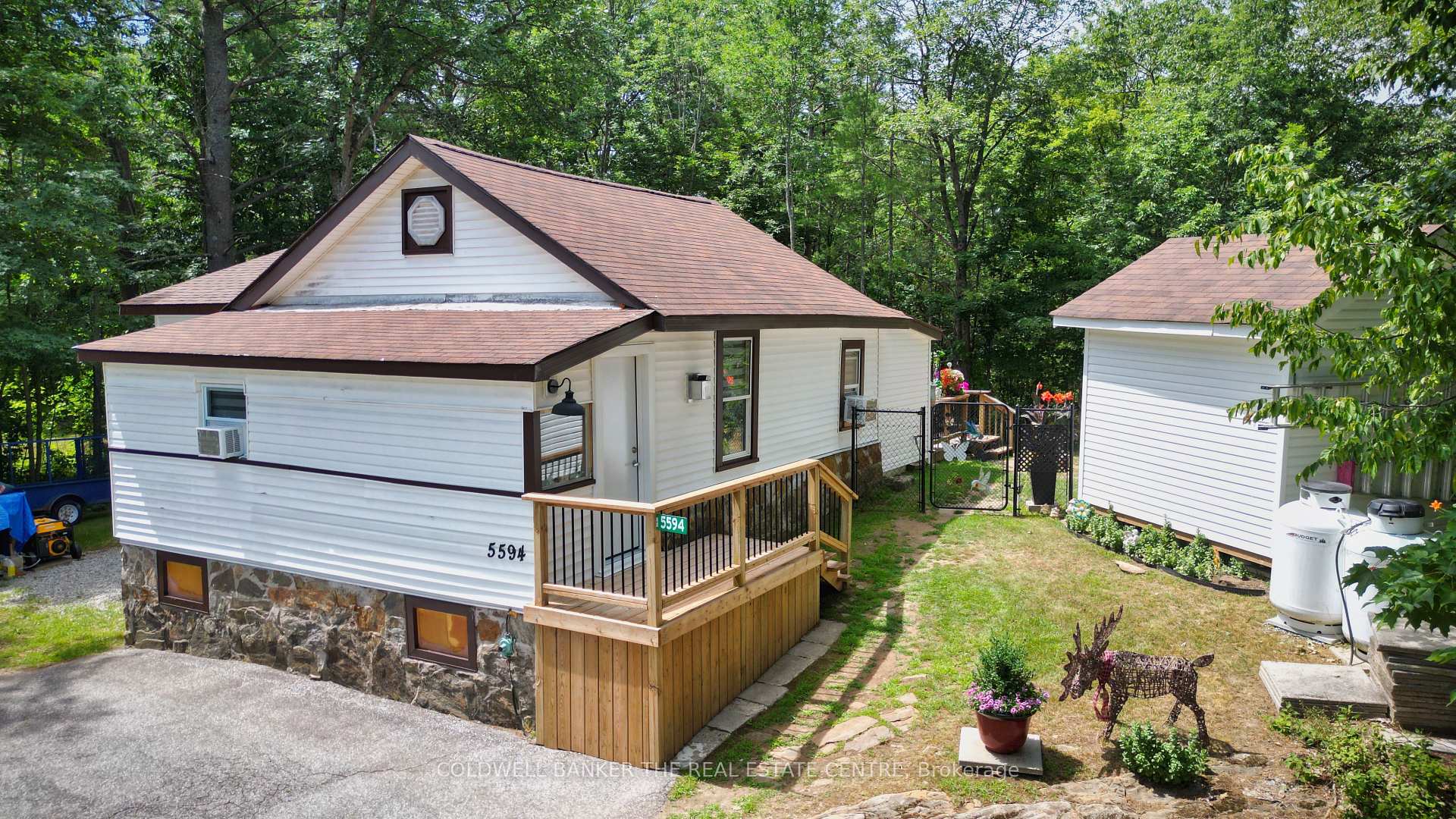 5594 Upper Big Chute Road, Severn, ON, exterior